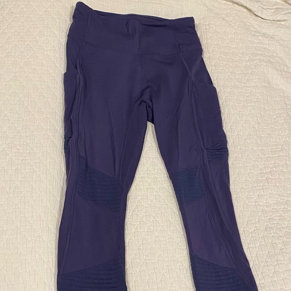 Fabletics Anywhere High-Waisted Moto 7/8 Leggings - Picture 6 of 7